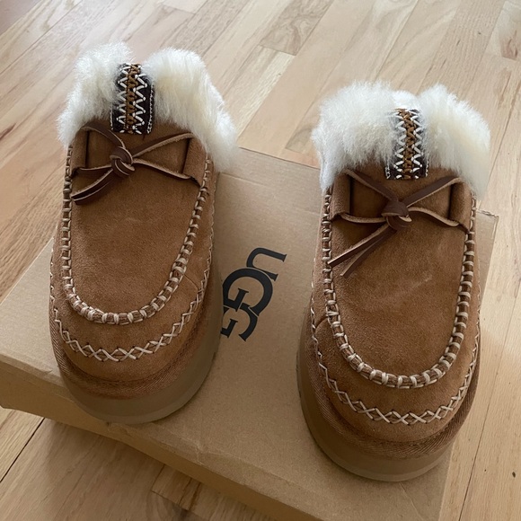 UGG Shoes - UGG Disquette Alpine Slippers Size 7